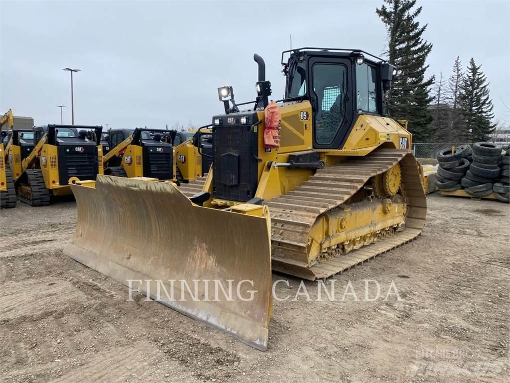 CAT D5-17 Buldooserid