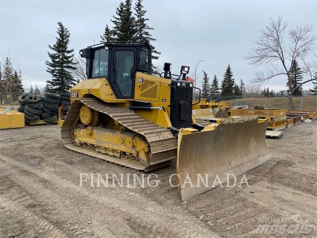 CAT D5-17 Buldooserid