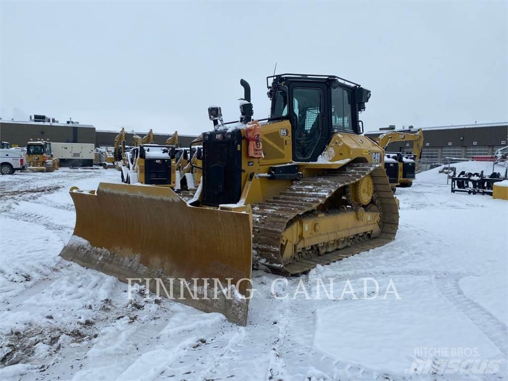 CAT D5-17 Buldooserid