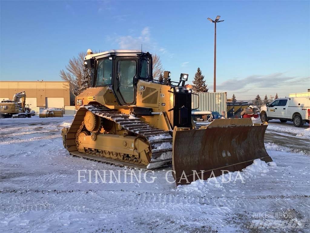 CAT D5-17 Buldooserid