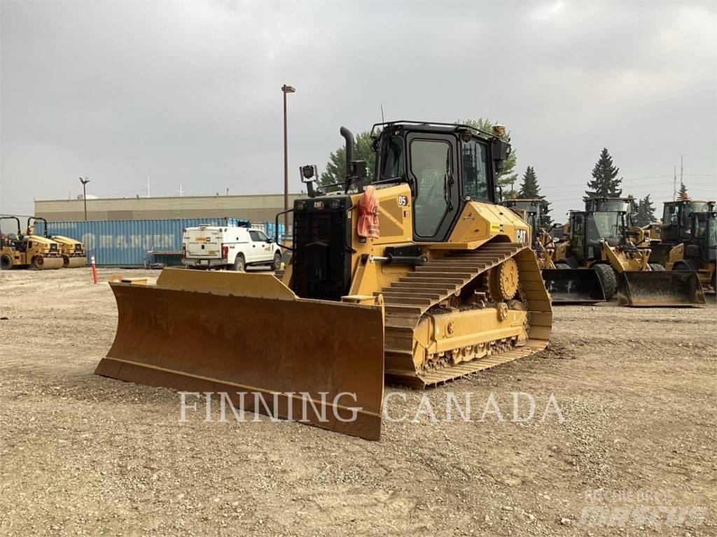 CAT D5-17 Buldooserid