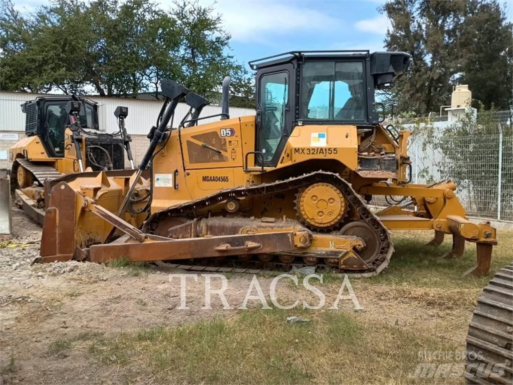CAT D5-17 Buldooserid