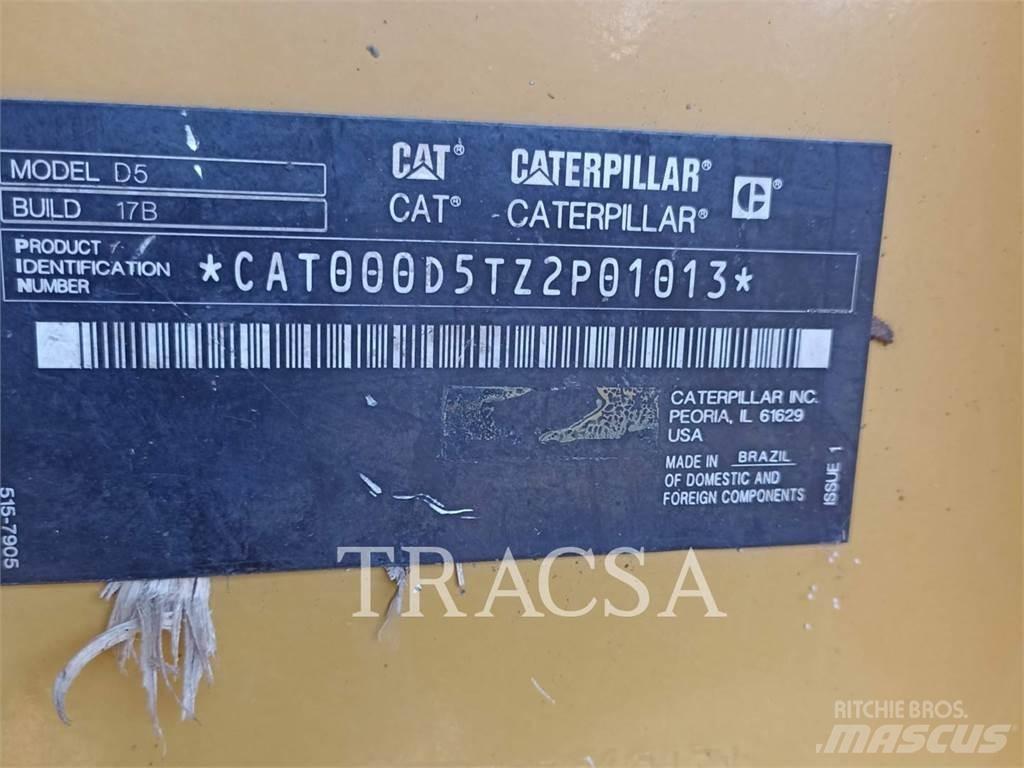 CAT D5-17 Buldooserid