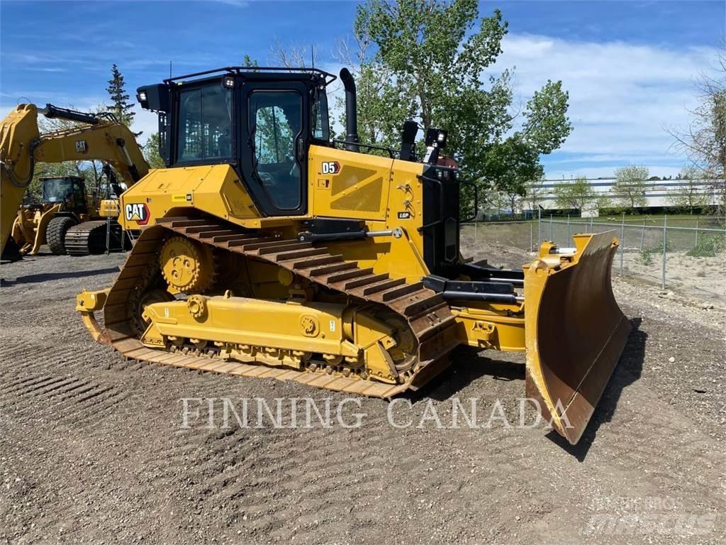 CAT D5-17 Buldooserid