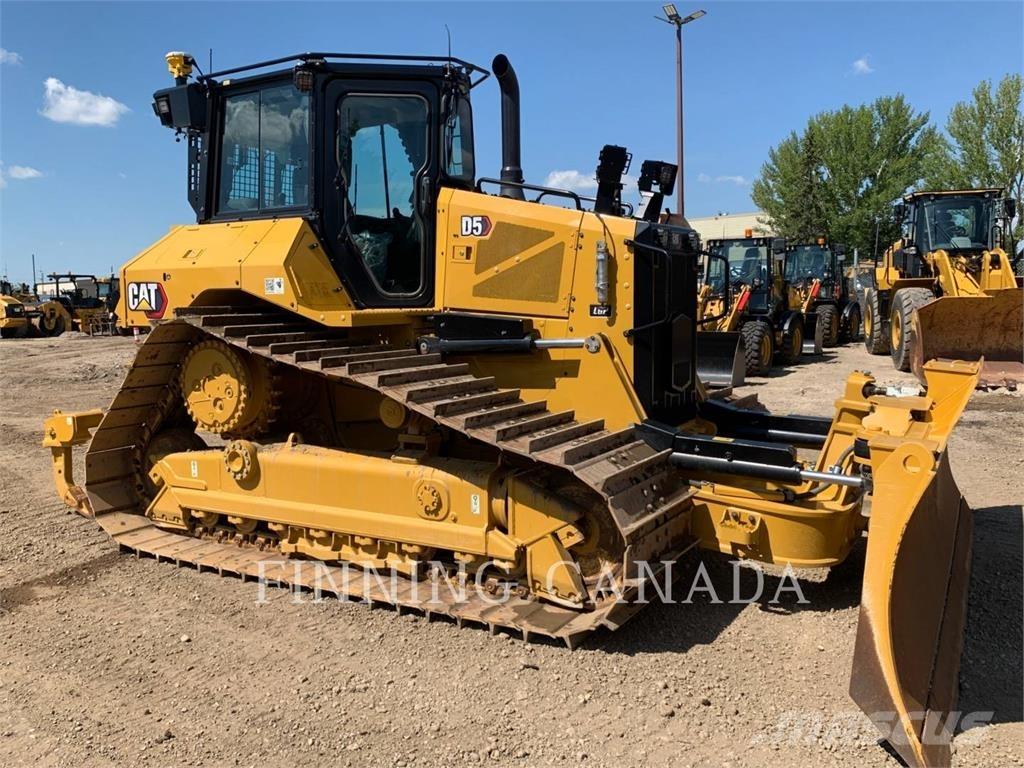CAT D5-17 Buldooserid