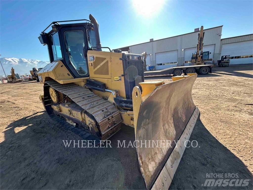 CAT D5-17 XL Buldooserid