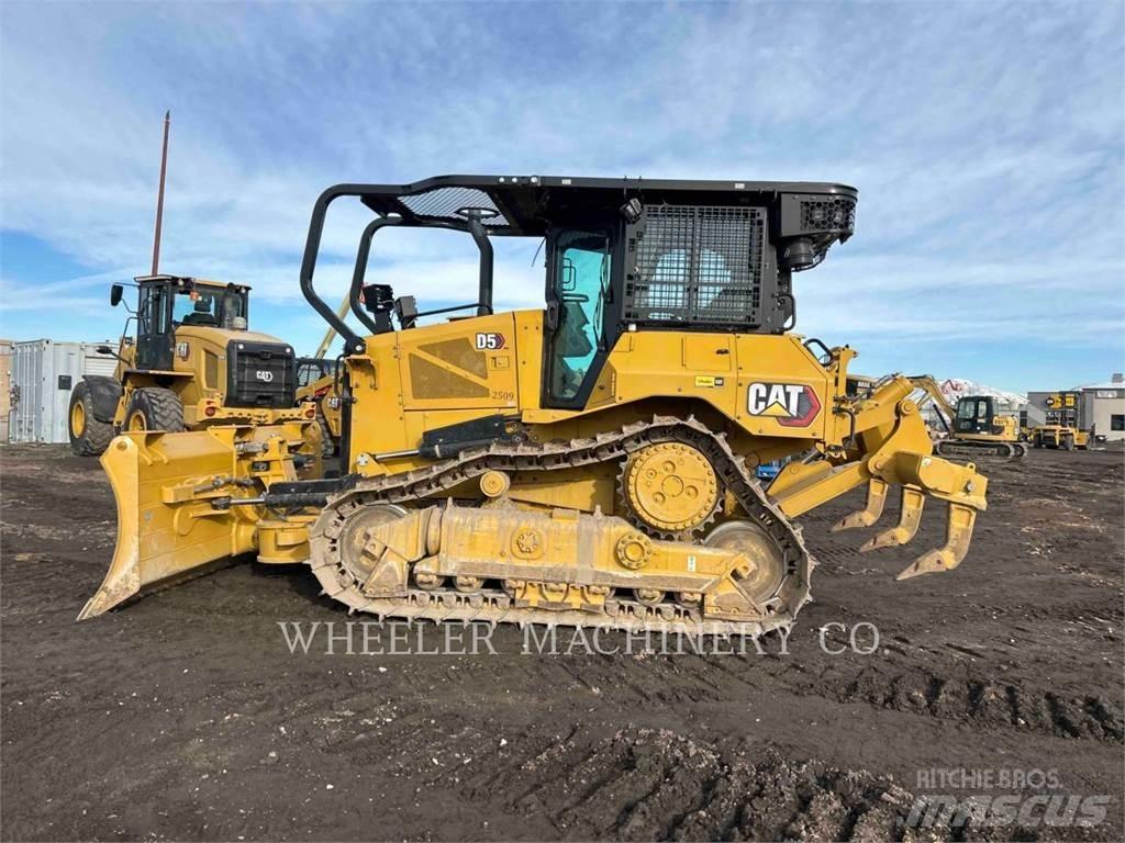 CAT D5-17 XL Buldooserid