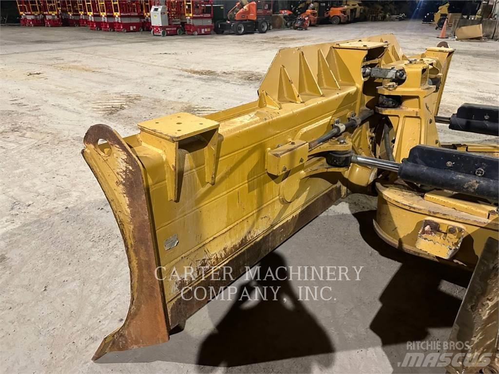 CAT D5-17VP Buldooserid