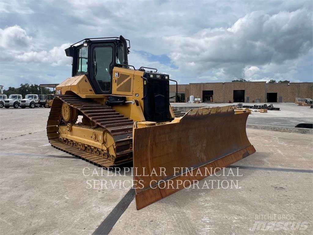 CAT D5-17VP Buldooserid