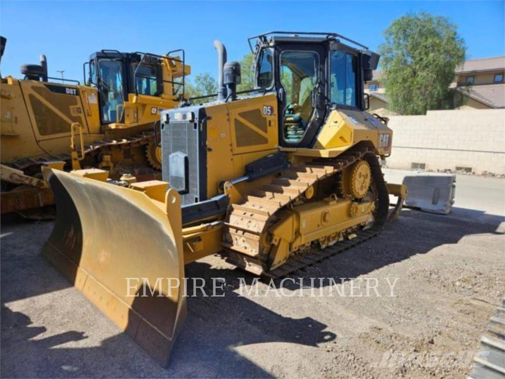 CAT D5-17VP Buldooserid