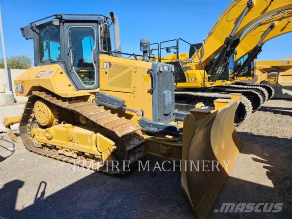 CAT D5-17VP Buldooserid