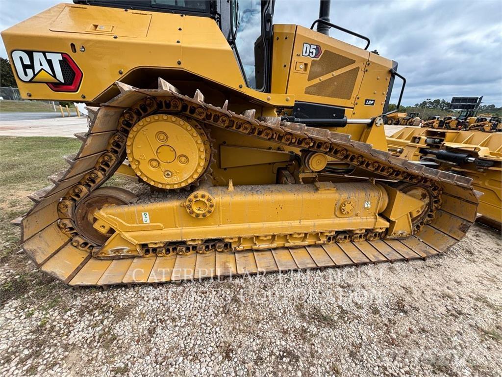 CAT D5-17VP Buldooserid