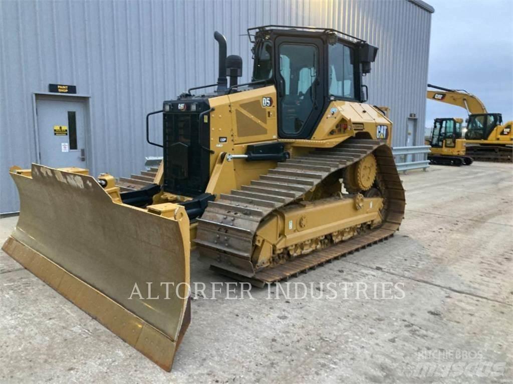 CAT D5-17VPLGP Buldooserid