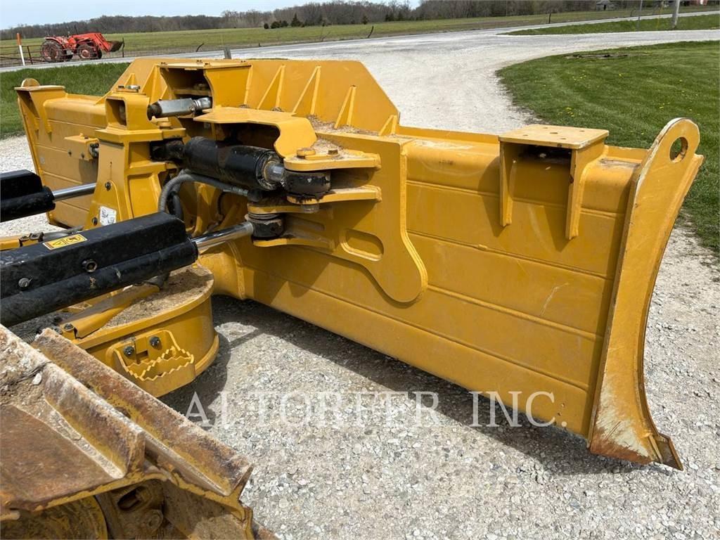 CAT D5-17VPLGP Buldooserid