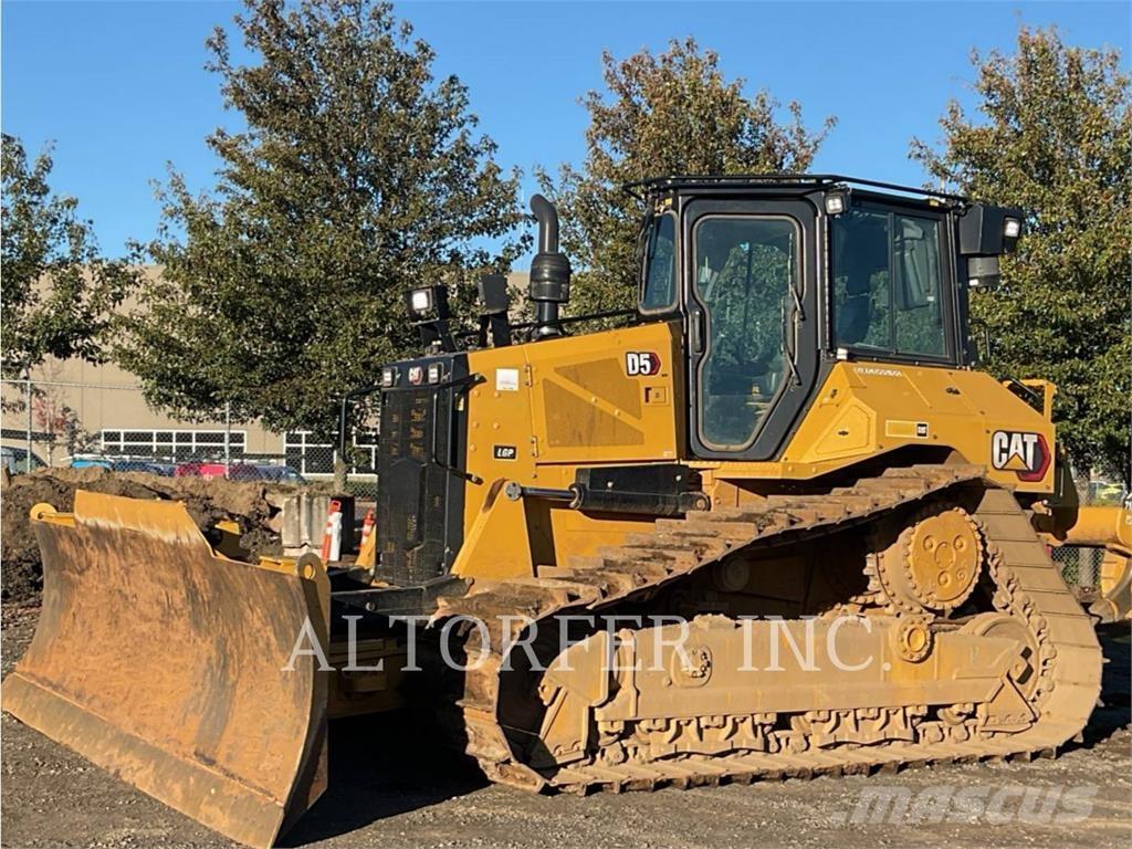 CAT D5-17VPLGP Buldooserid