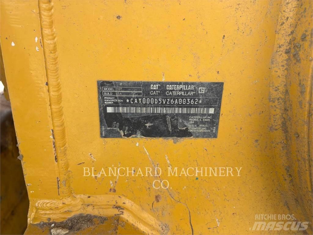 CAT D5 LGP Buldooserid