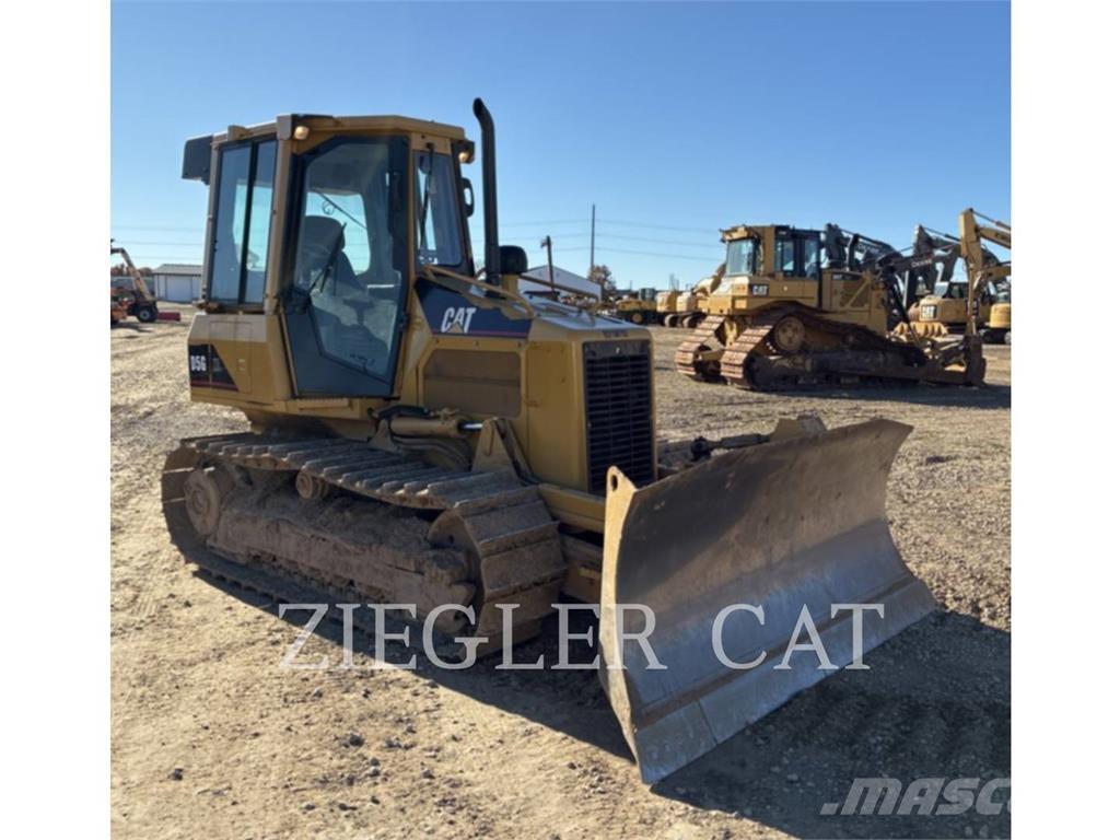 CAT D5G Buldooserid