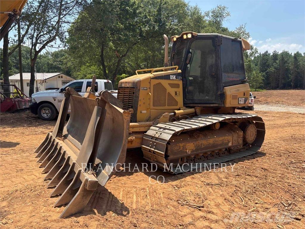 CAT D5K LGP Buldooserid