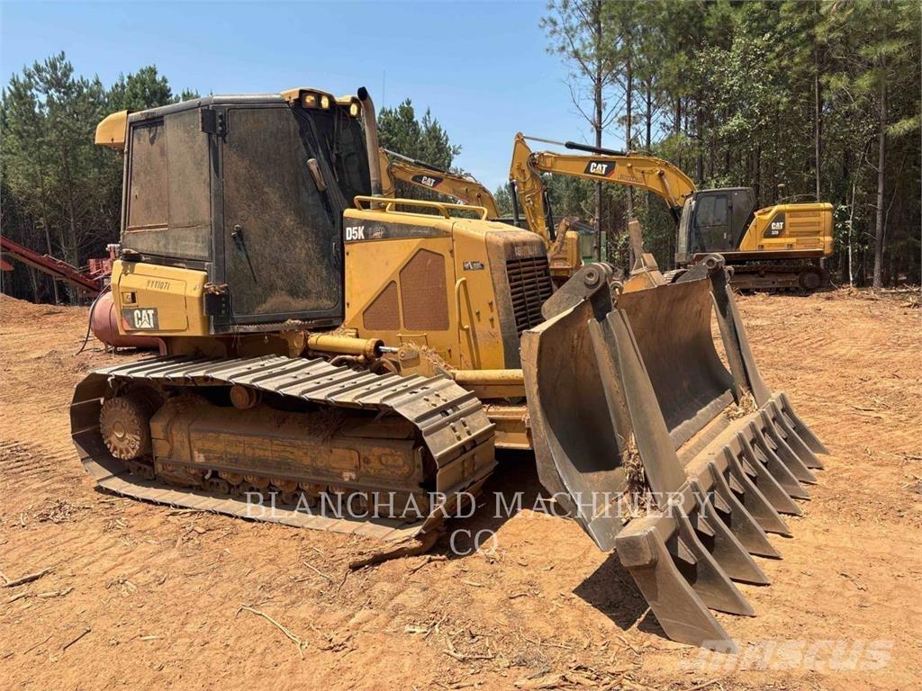 CAT D5K LGP Buldooserid