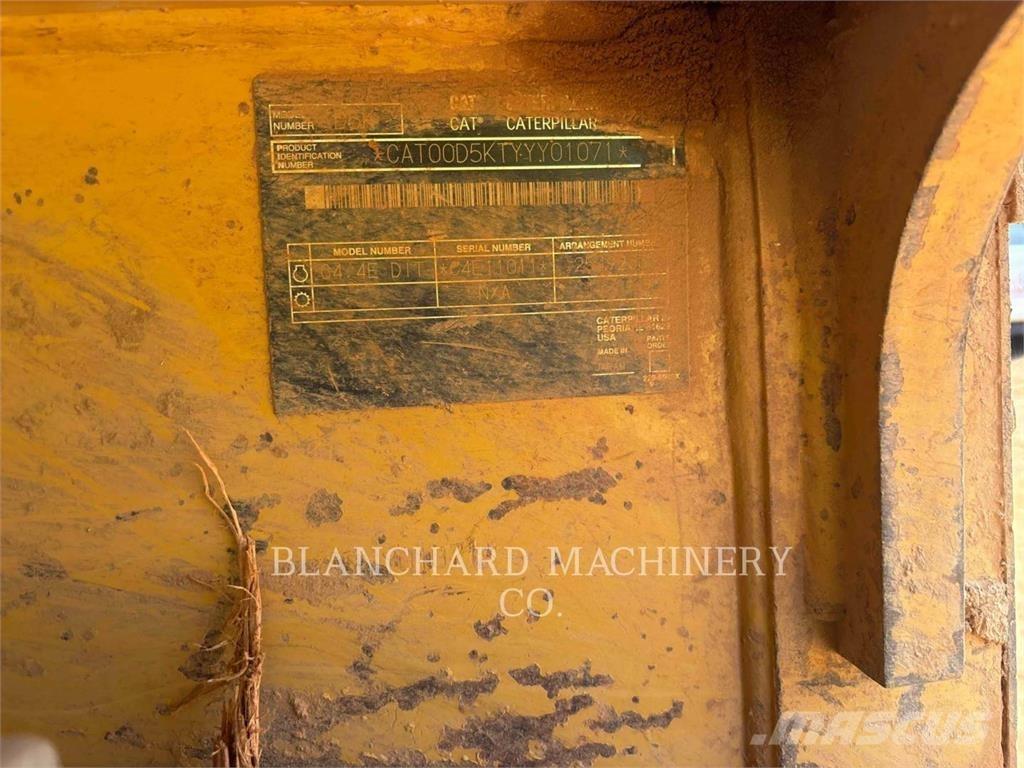 CAT D5K LGP Buldooserid
