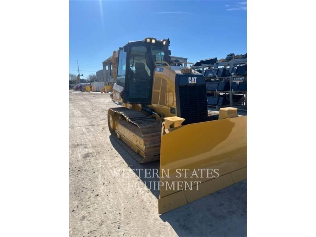 CAT D5K2 Buldooserid