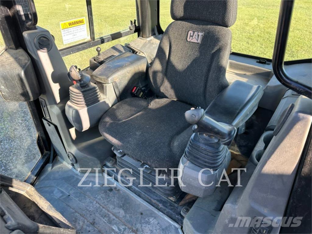 CAT D5K2 Buldooserid