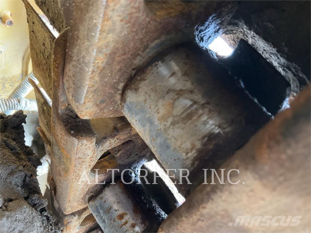 CAT D5K2 LGP3D Buldooserid