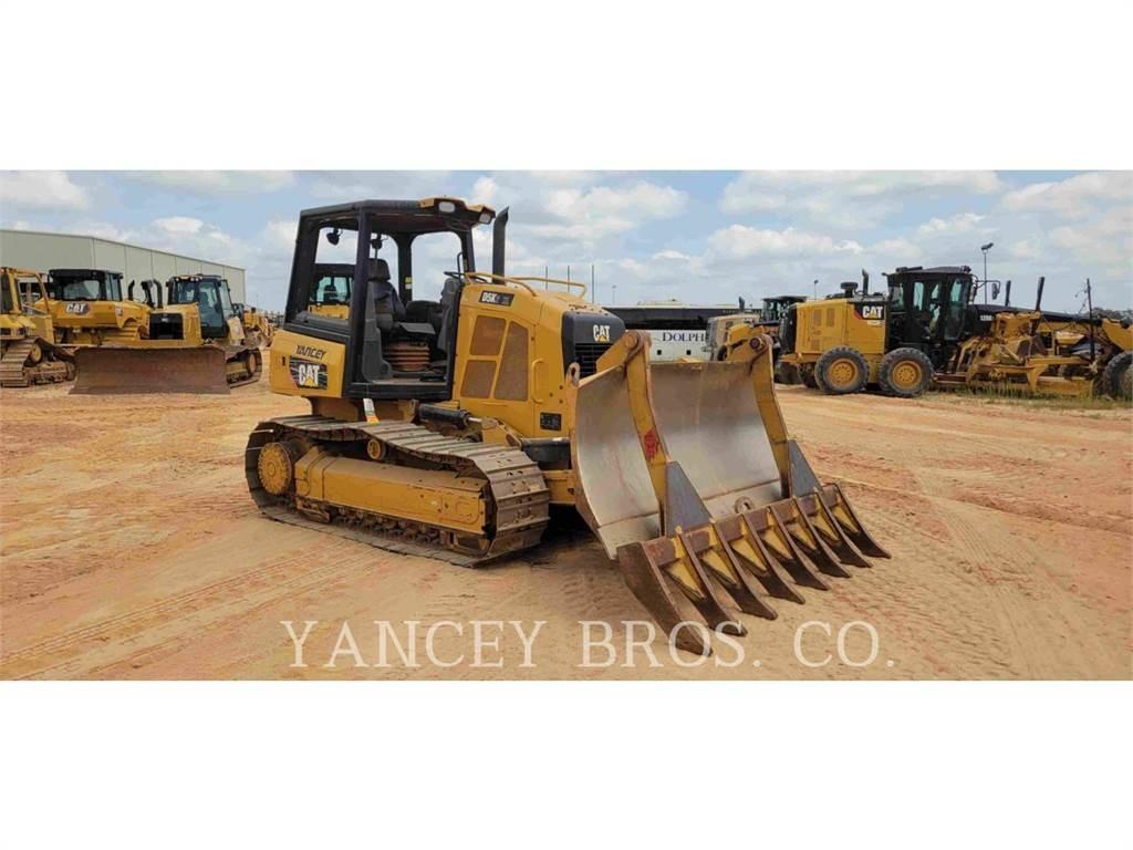 CAT D5K2 XL Buldooserid