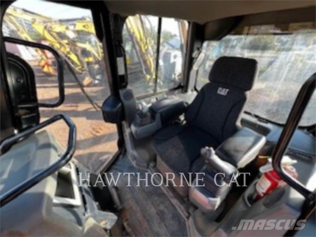 CAT D5K2 XL Buldooserid