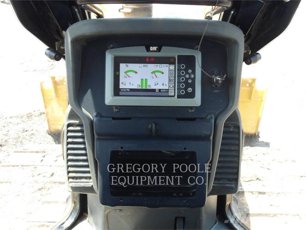 CAT D5K2LGP Buldooserid