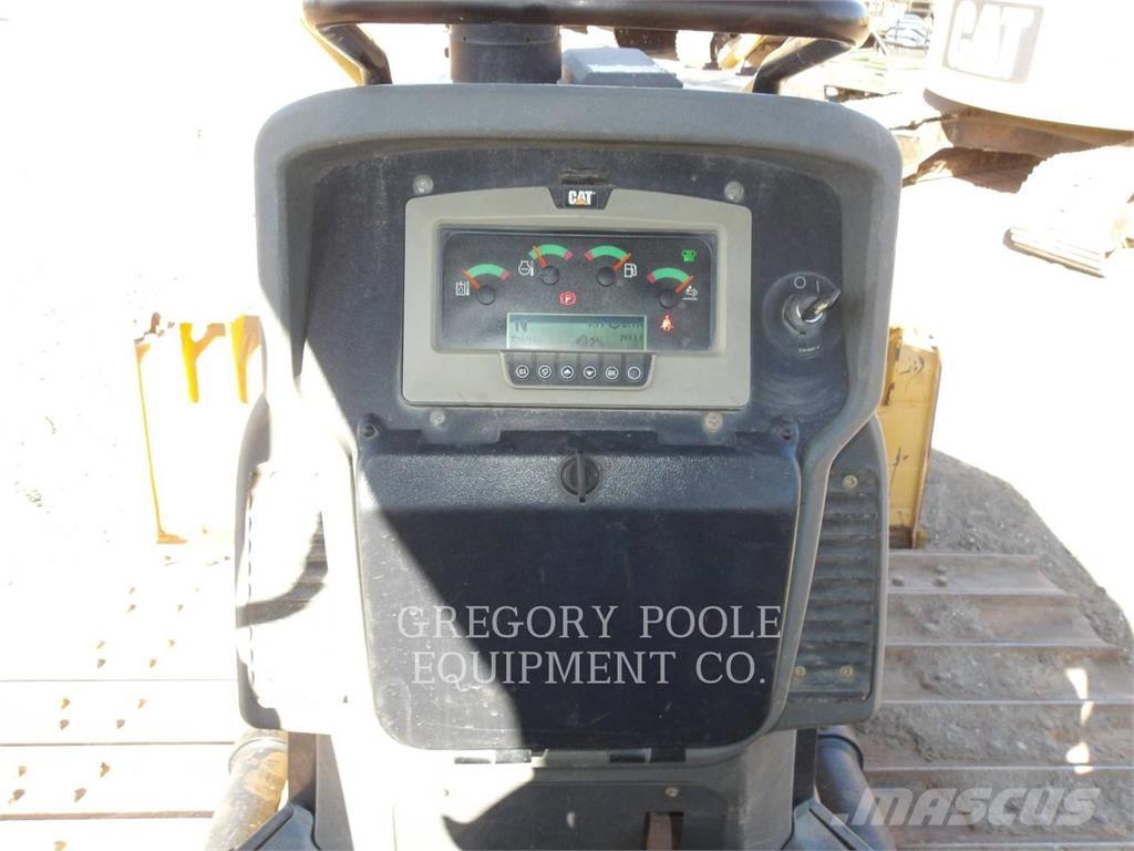 CAT D5K2LGP Buldooserid