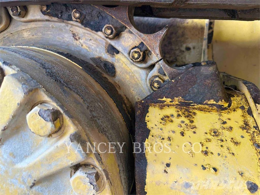 CAT D5K2LGP Buldooserid