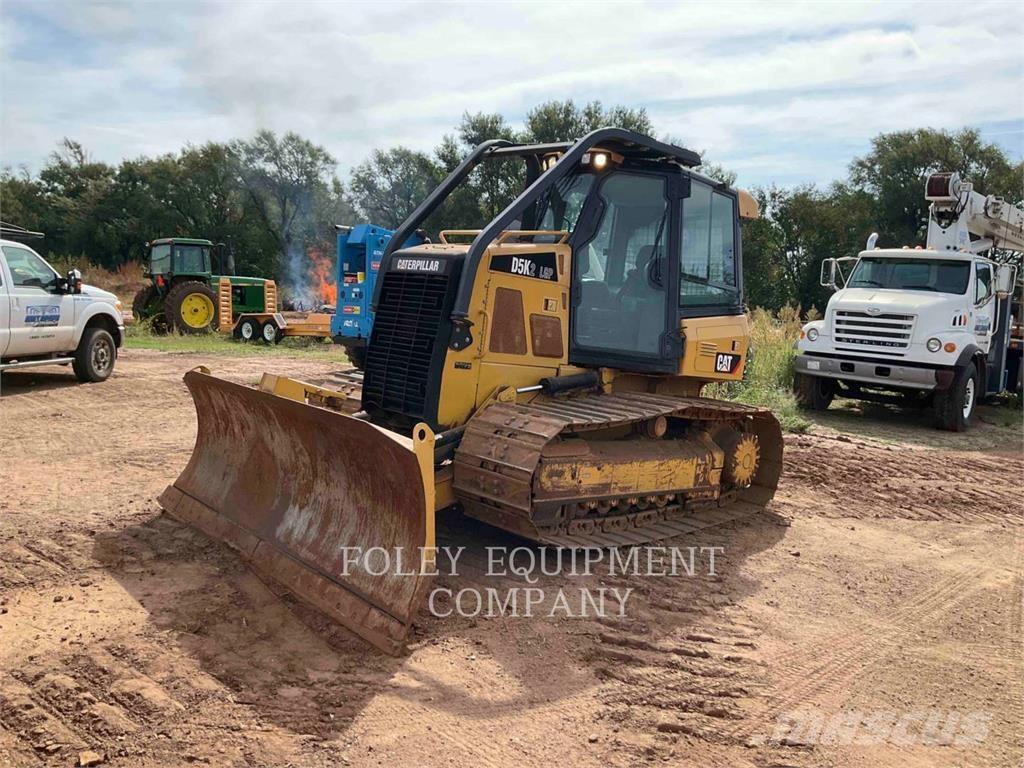 CAT D5K2LGP Buldooserid
