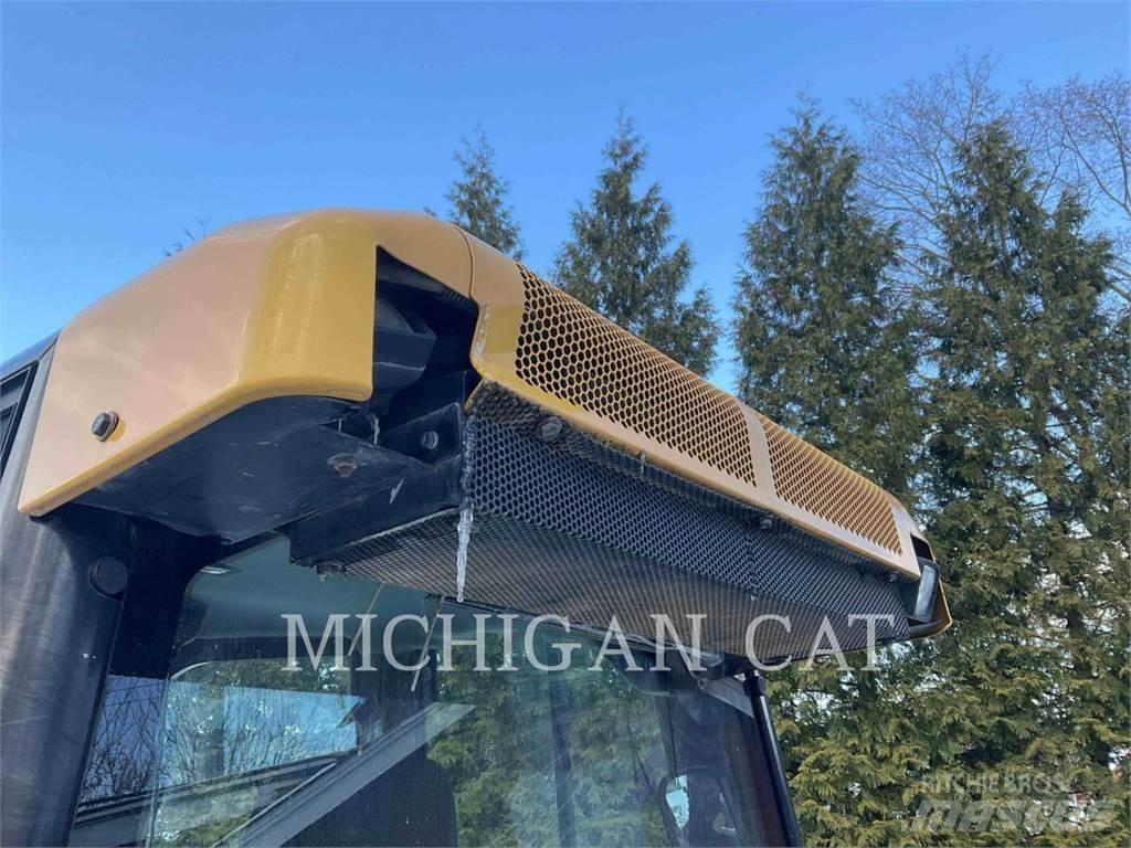 CAT D5K2X ASZ24F Buldooserid
