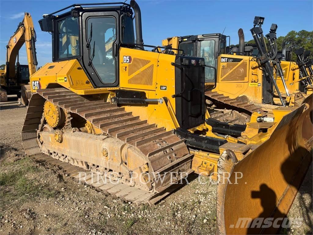 CAT D5VPEW Buldooserid