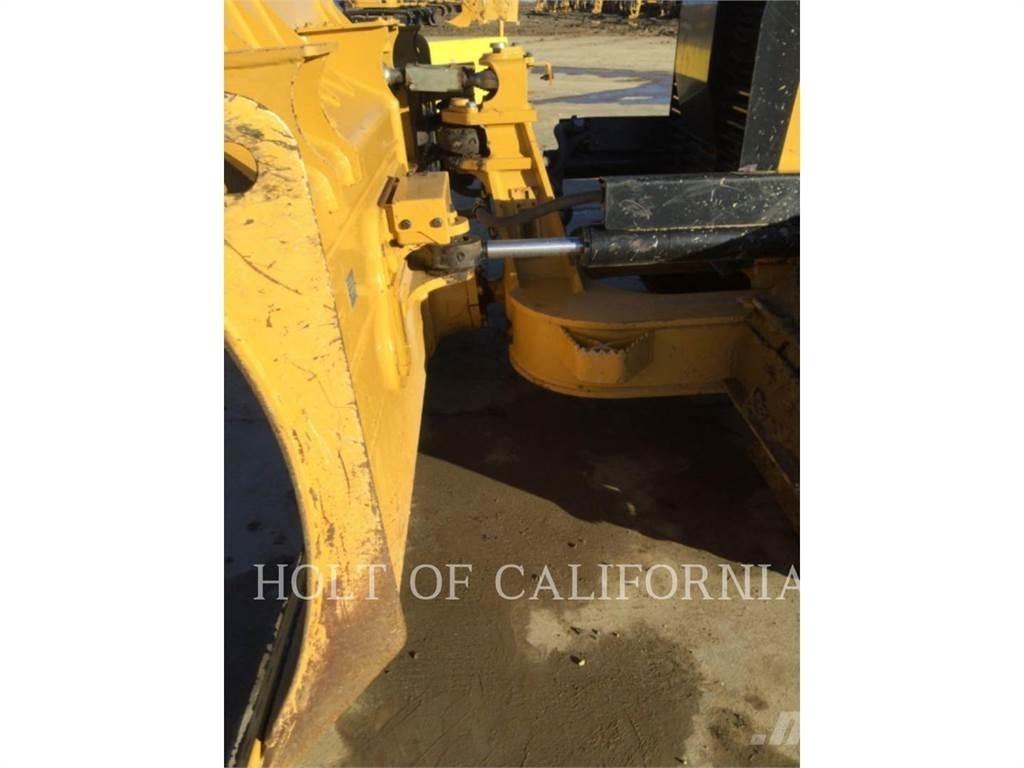 CAT D6K2 Buldooserid