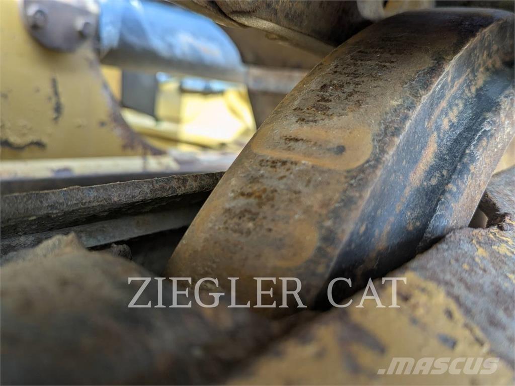 CAT D6K2 Buldooserid