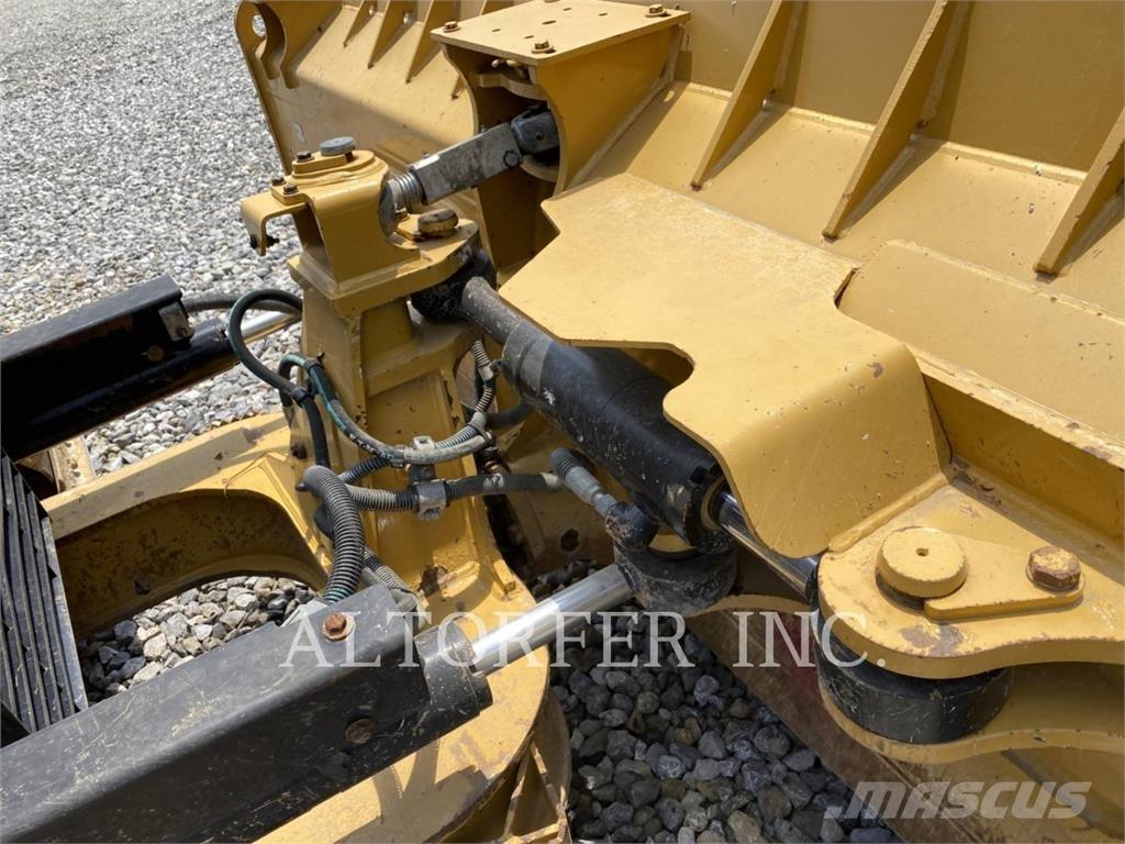 CAT D6K2 LGP Buldooserid