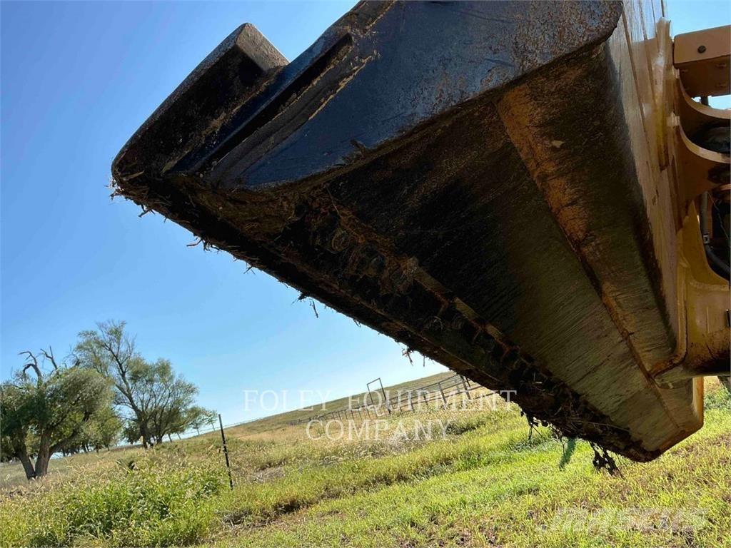 CAT D6K2LGP Buldooserid