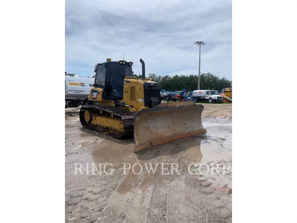 CAT D6K2LGPEW Buldooserid