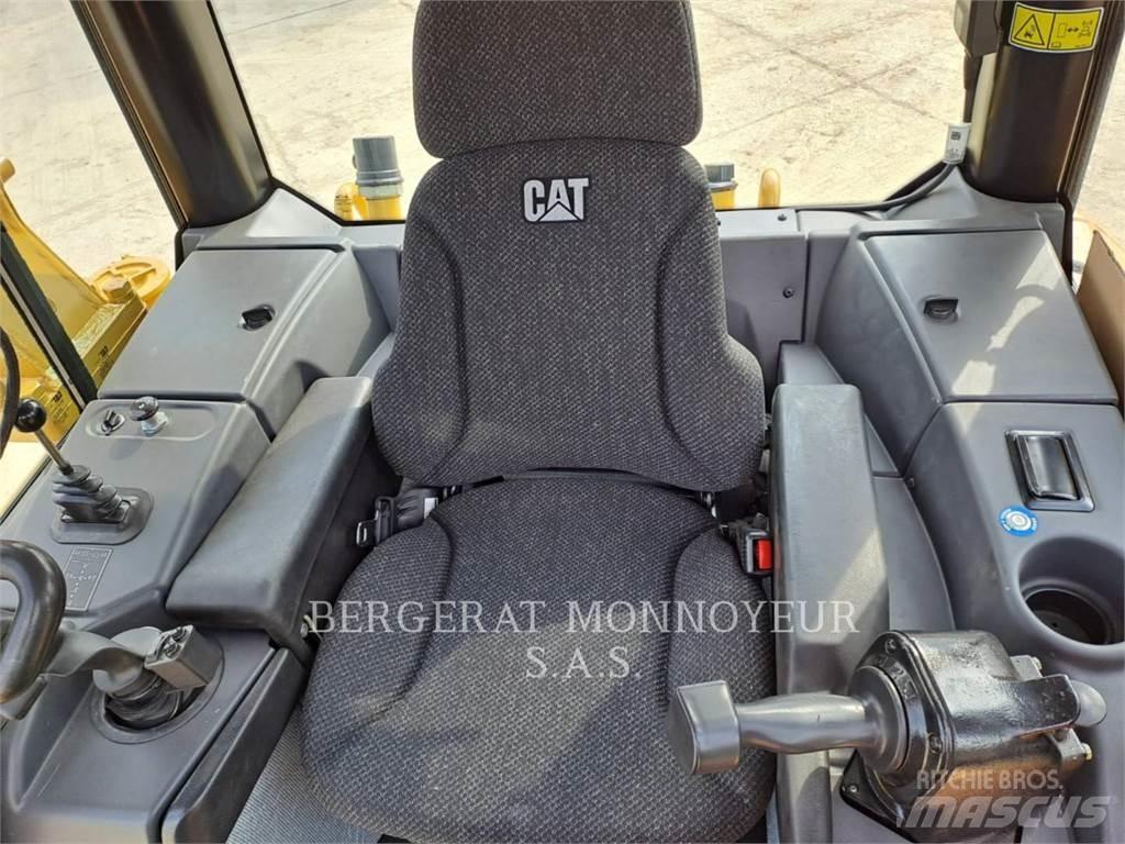 CAT D6NLGP Buldooserid