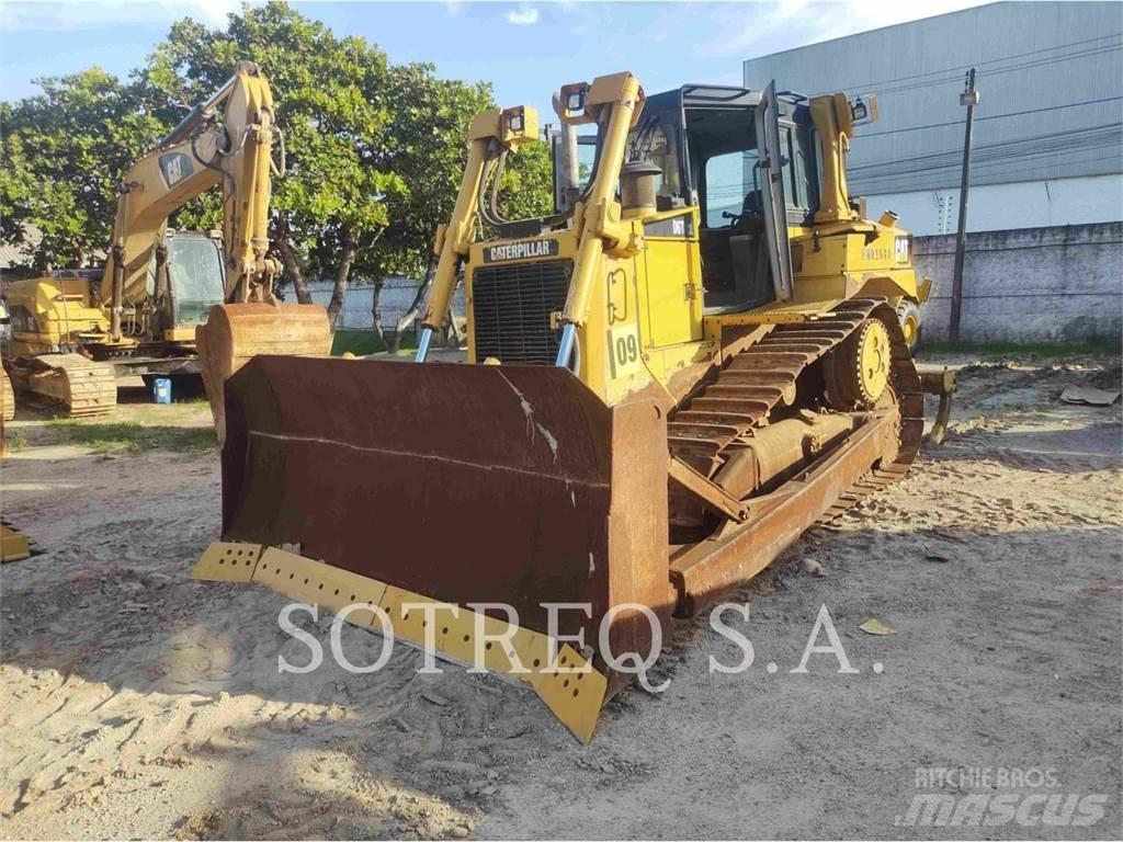 CAT D6T Buldooserid