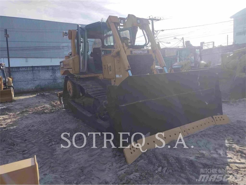CAT D6T Buldooserid