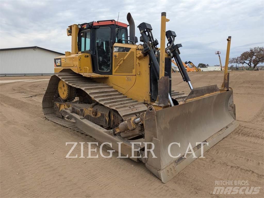 CAT D6T Buldooserid