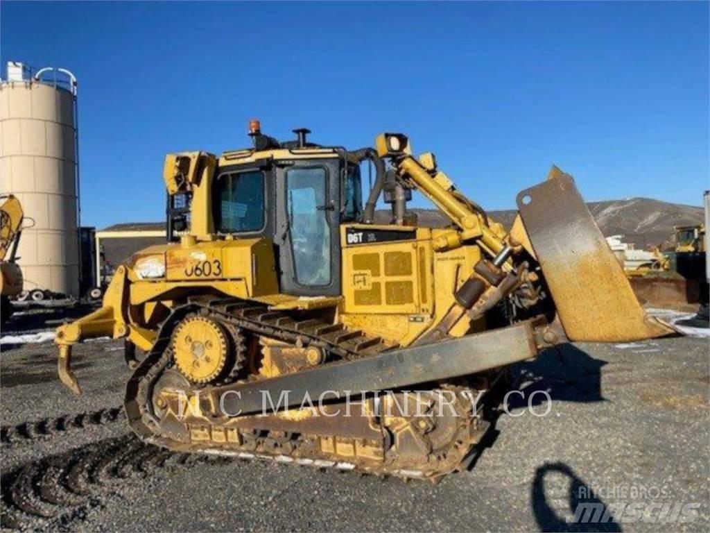 CAT D6T Buldooserid