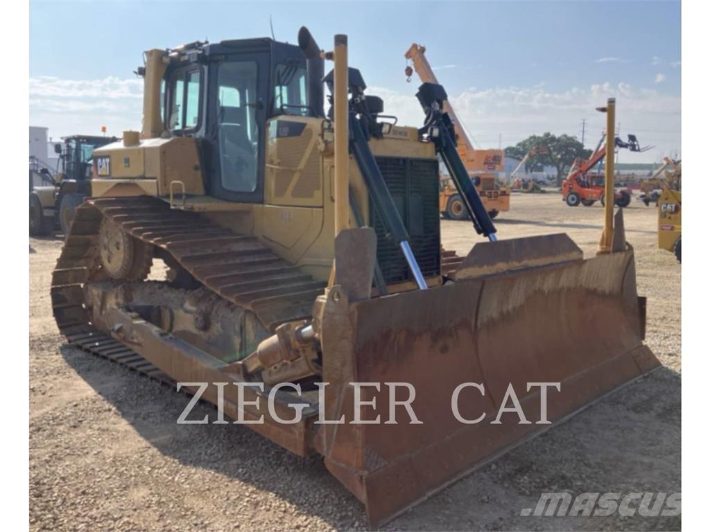 CAT D6T Buldooserid