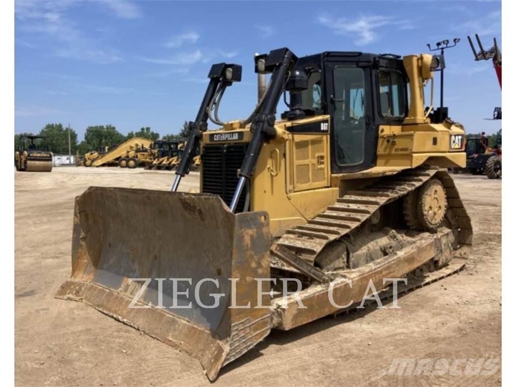 CAT D6T Buldooserid