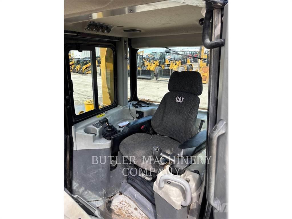 CAT D6T Buldooserid