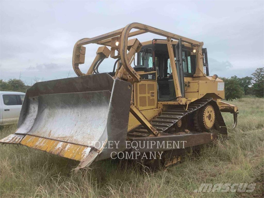 CAT D6T Buldooserid