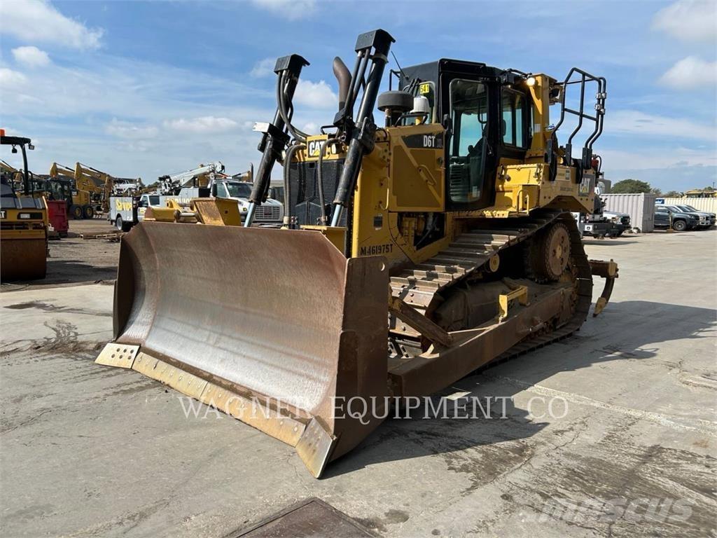CAT D6T XL Buldooserid